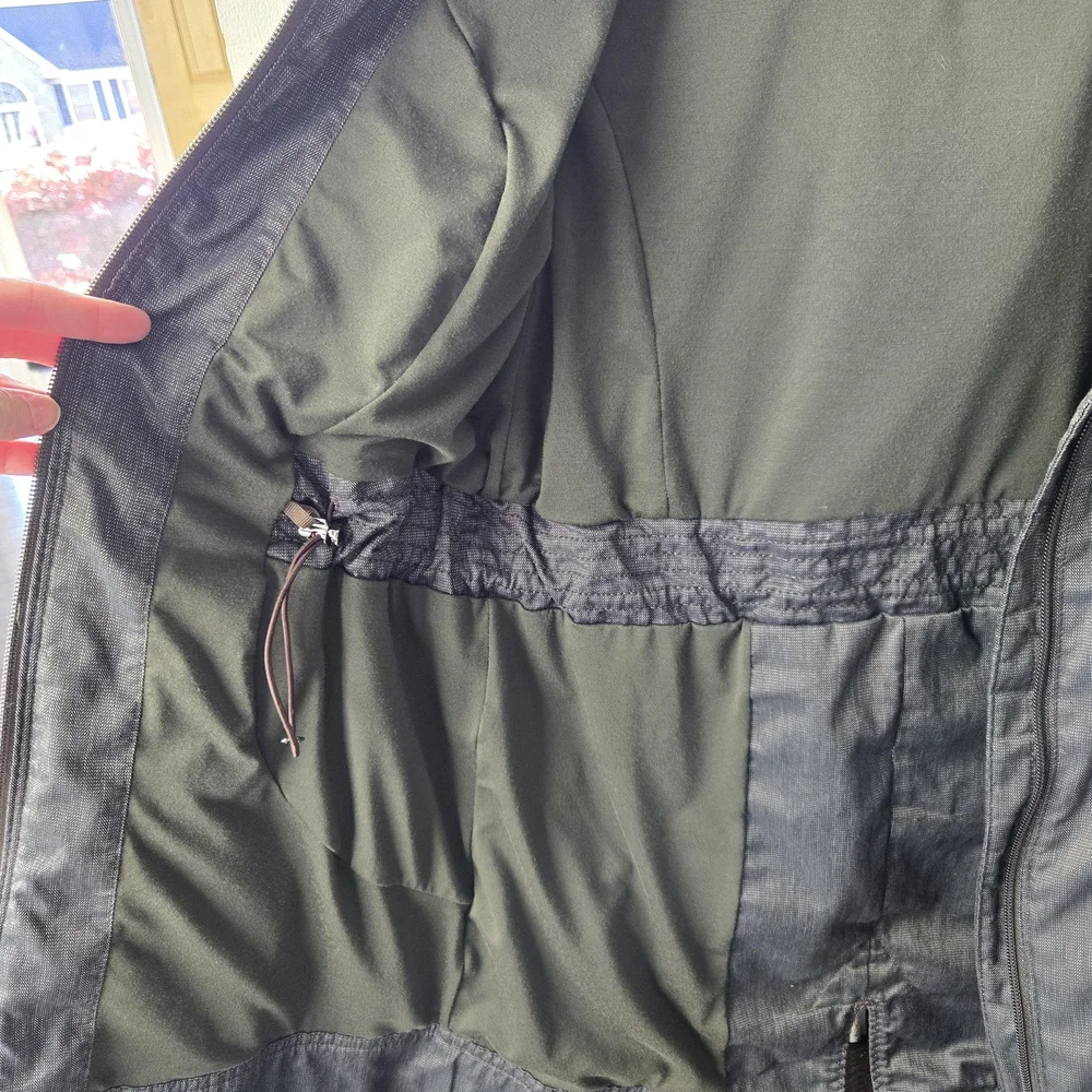 Lululemon Jacket - Picture 5 of 8